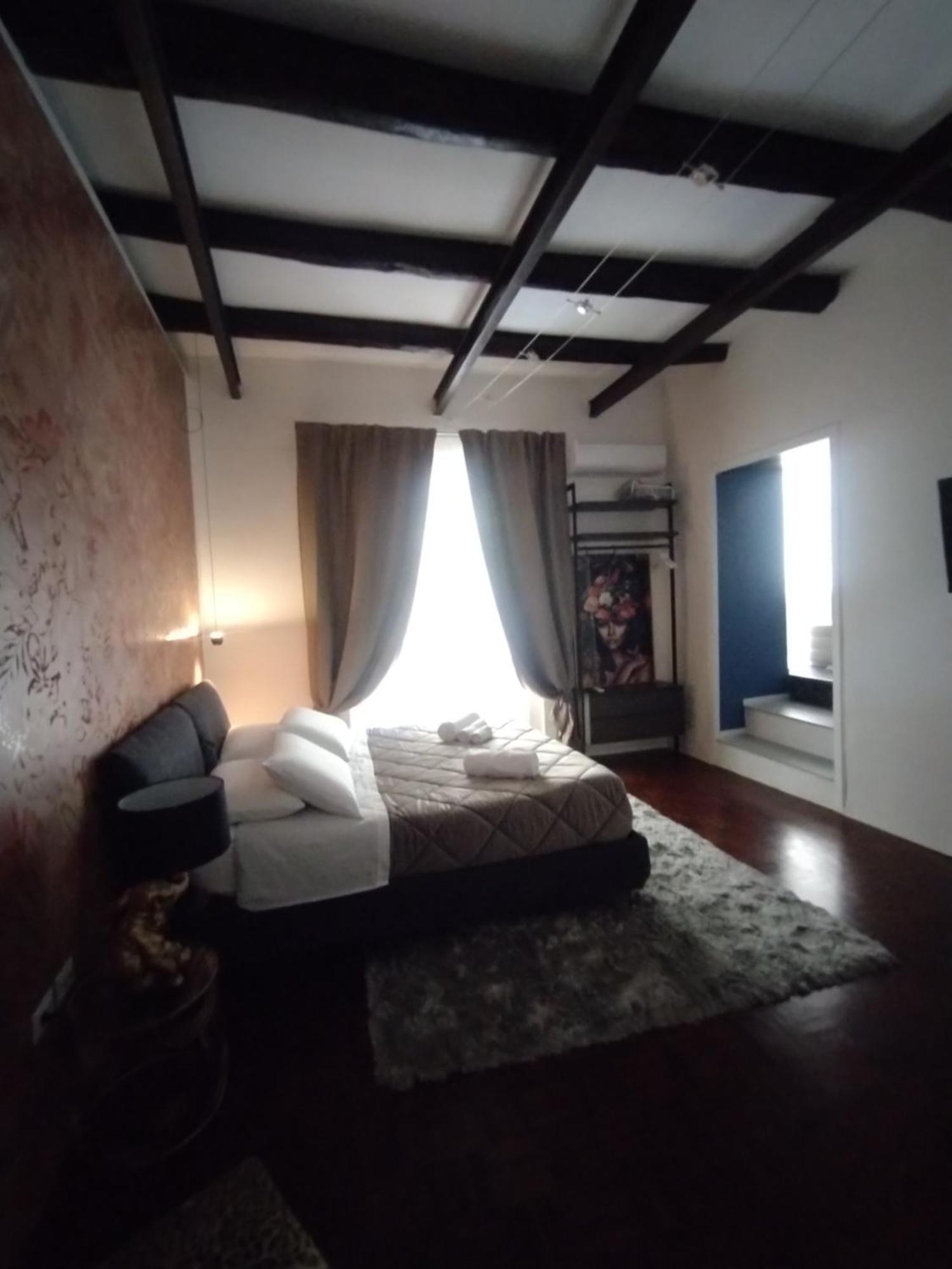 Plebiscito Suite Apartment Naples Luaran gambar