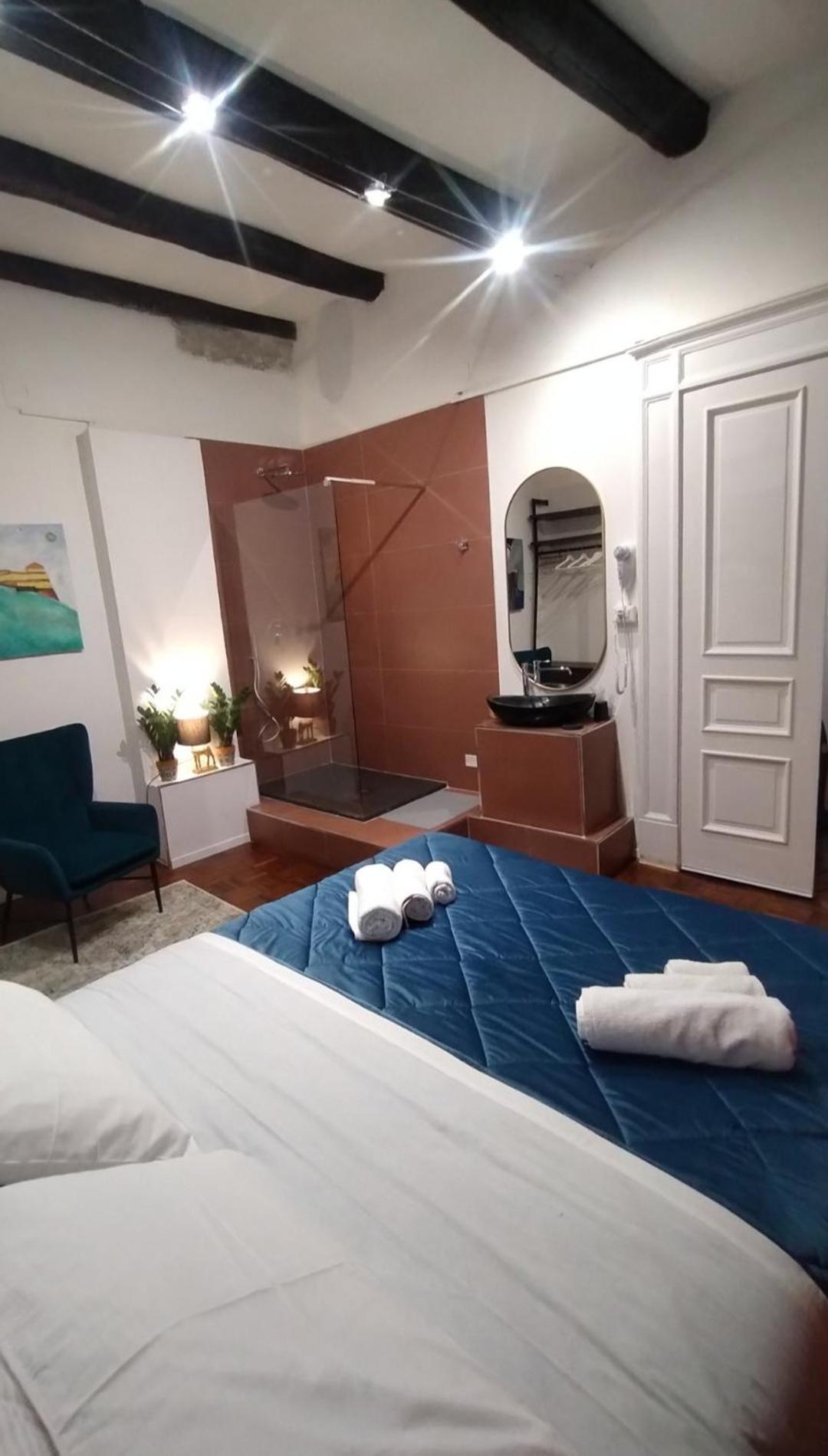 Plebiscito Suite Apartment Naples Luaran gambar