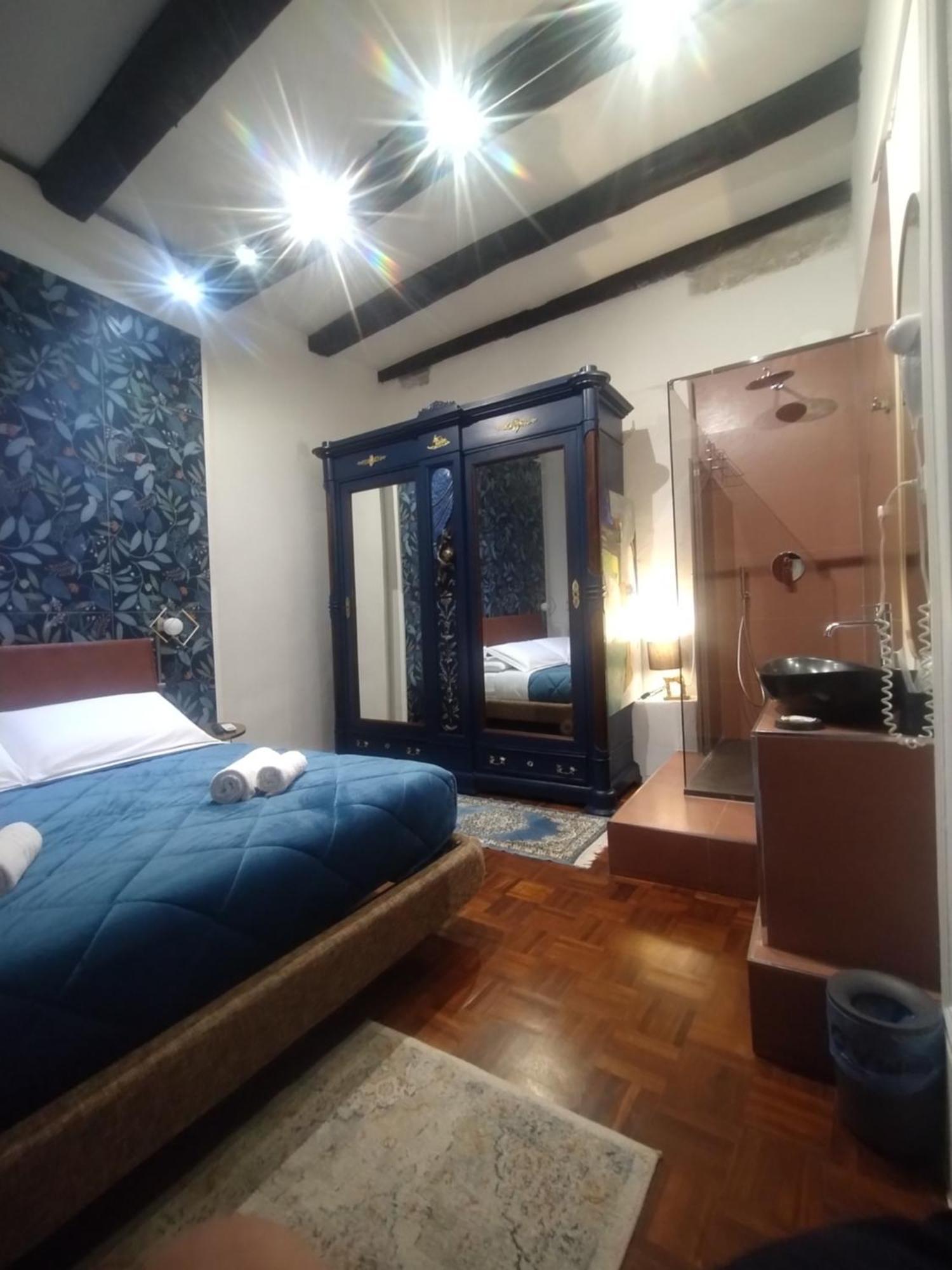 Plebiscito Suite Apartment Naples Luaran gambar
